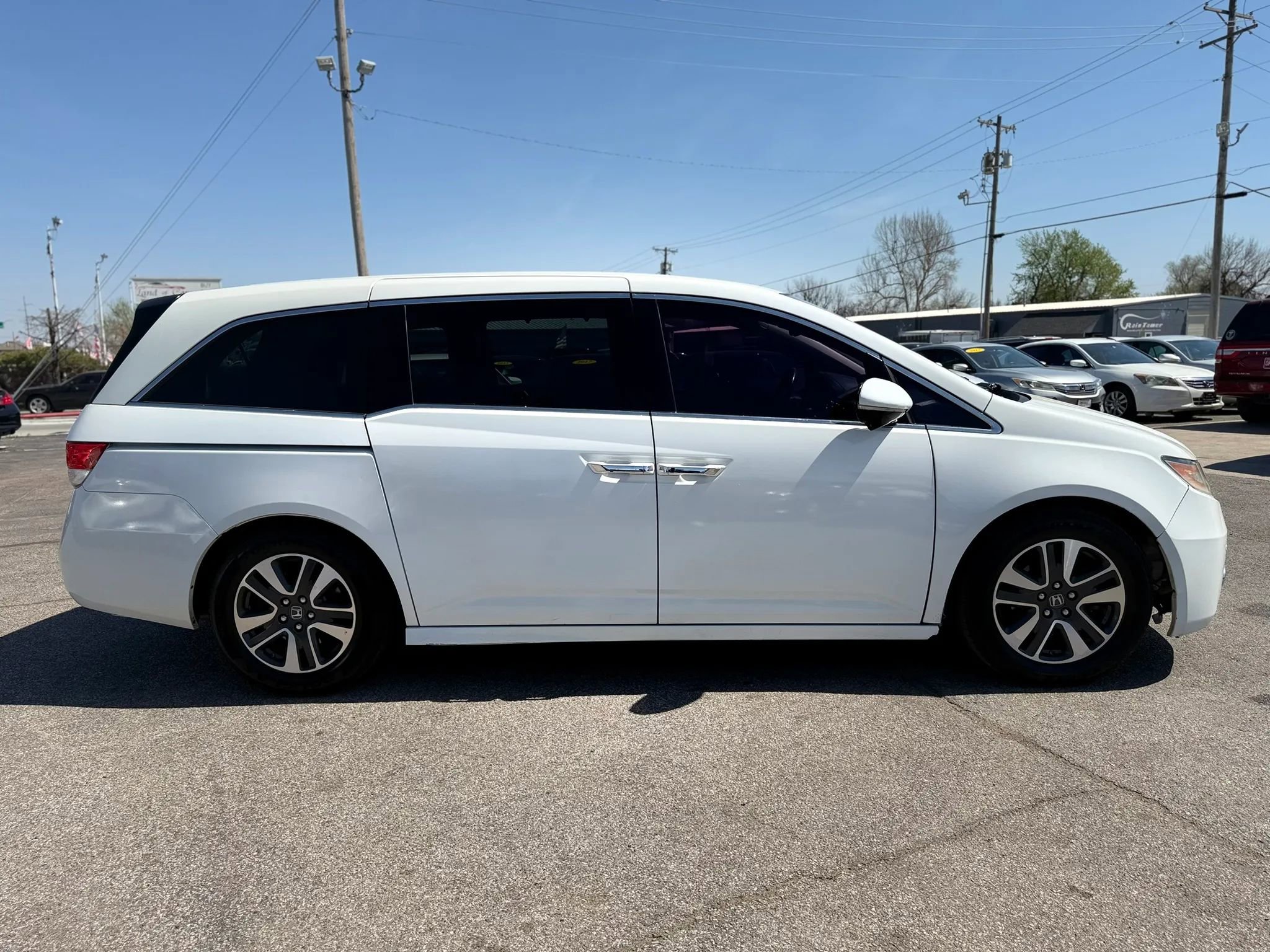 Used 2015 Honda Odyssey Touring image 2