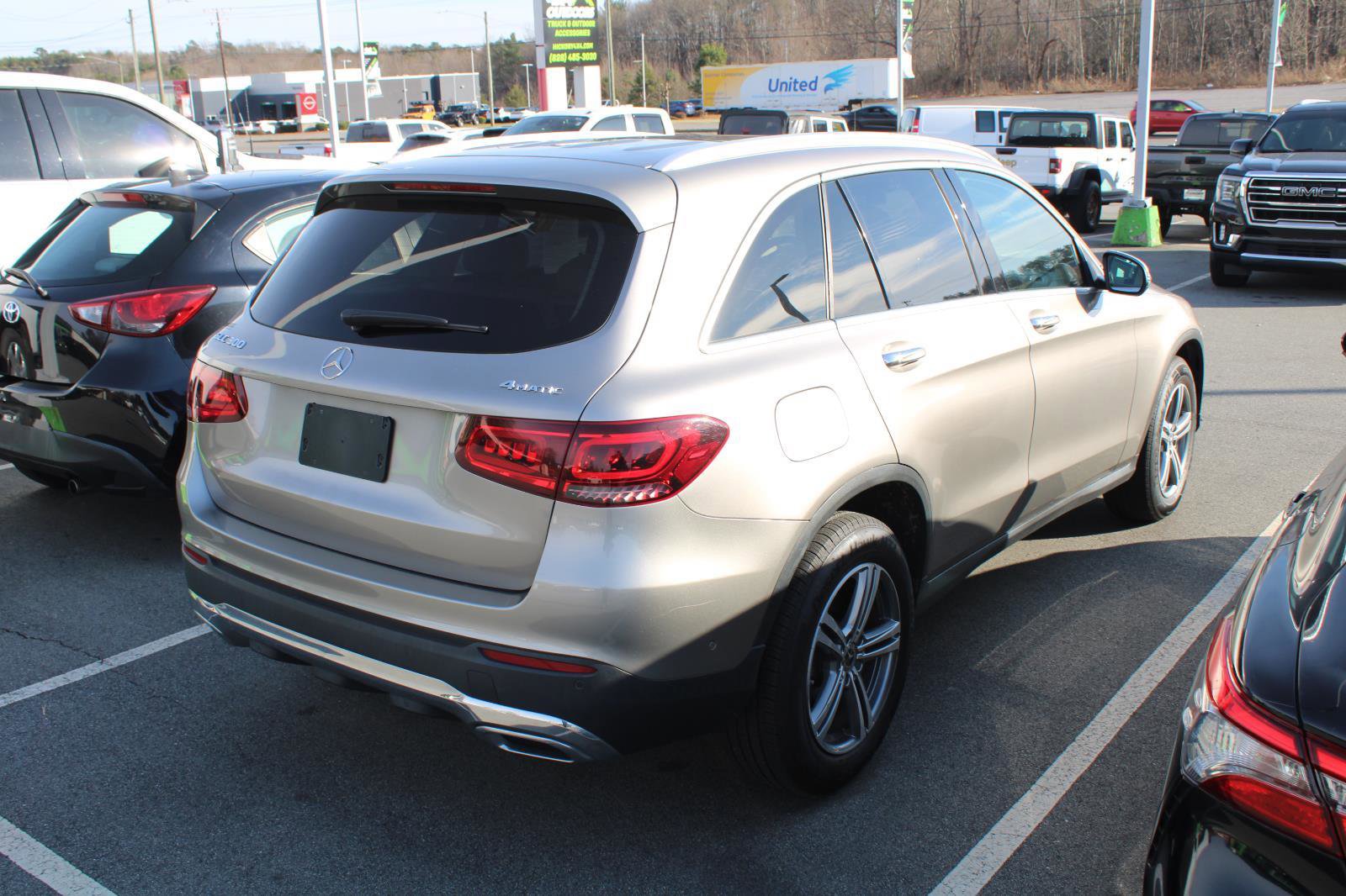 Used 2021 Mercedes-Benz GLC 300 4MATIC image 4