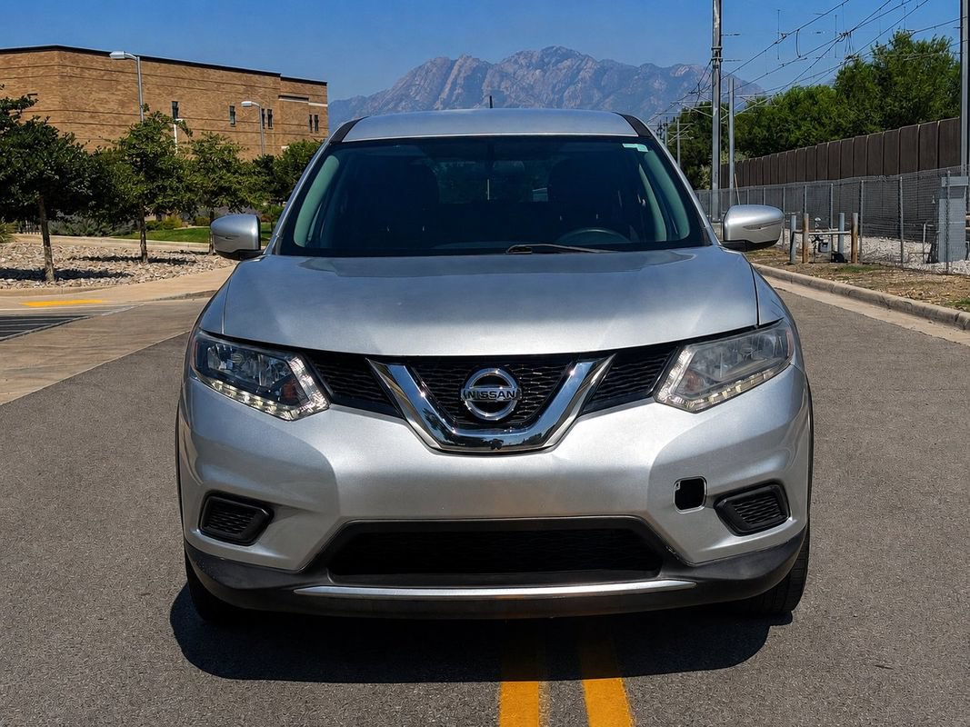 Used 2015 Nissan Rogue S w/ S Family Package FWD image 2