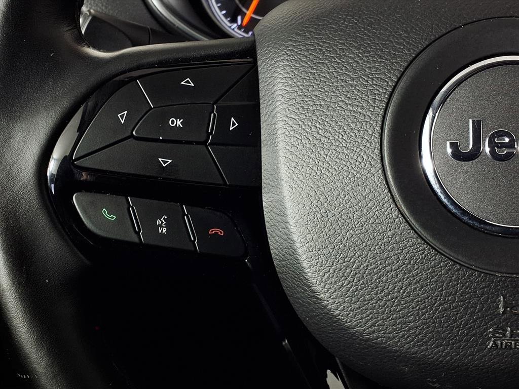 Used 2020 Jeep Cherokee Latitude Plus image 18