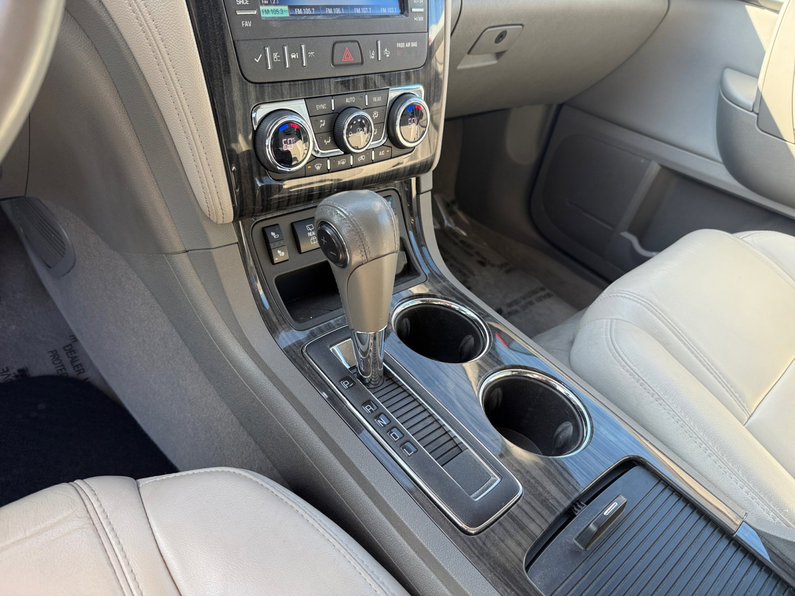 Used 2014 Chevrolet Traverse LT image 13