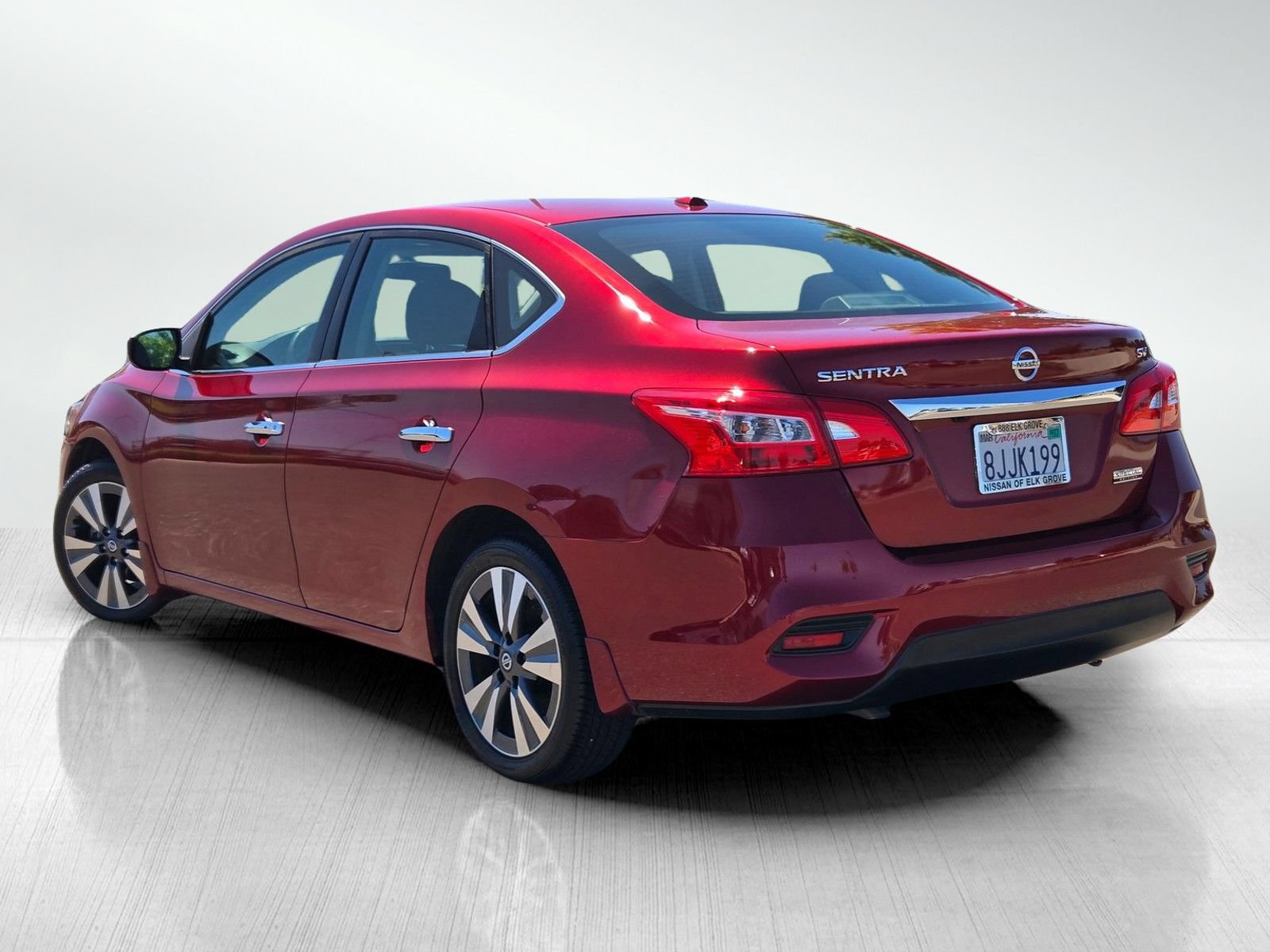 Used 2019 Nissan Sentra SV w/ Special Edition Package FWD image 9