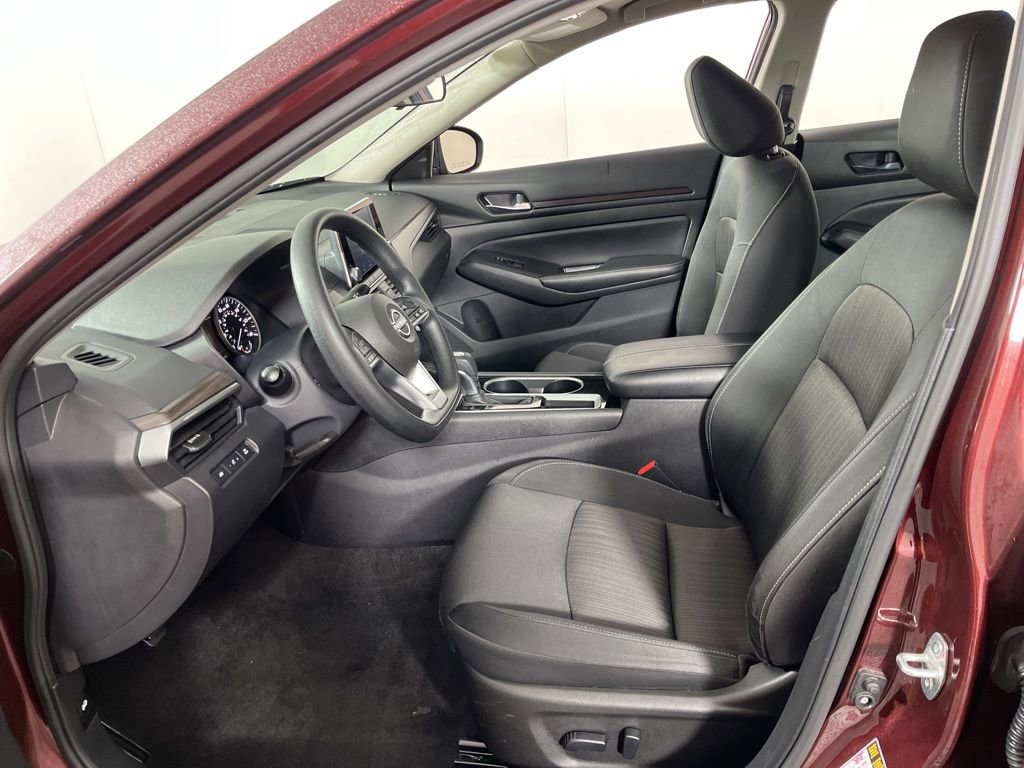Used 2024 Nissan Altima 2.5 SV image 21
