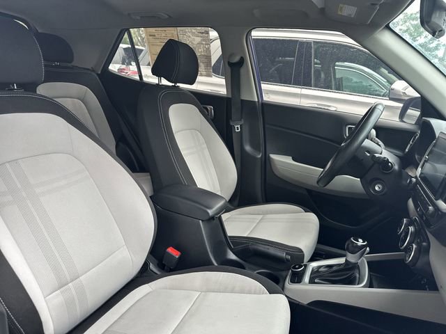 Used 2023 Hyundai Venue SEL FWD image 30