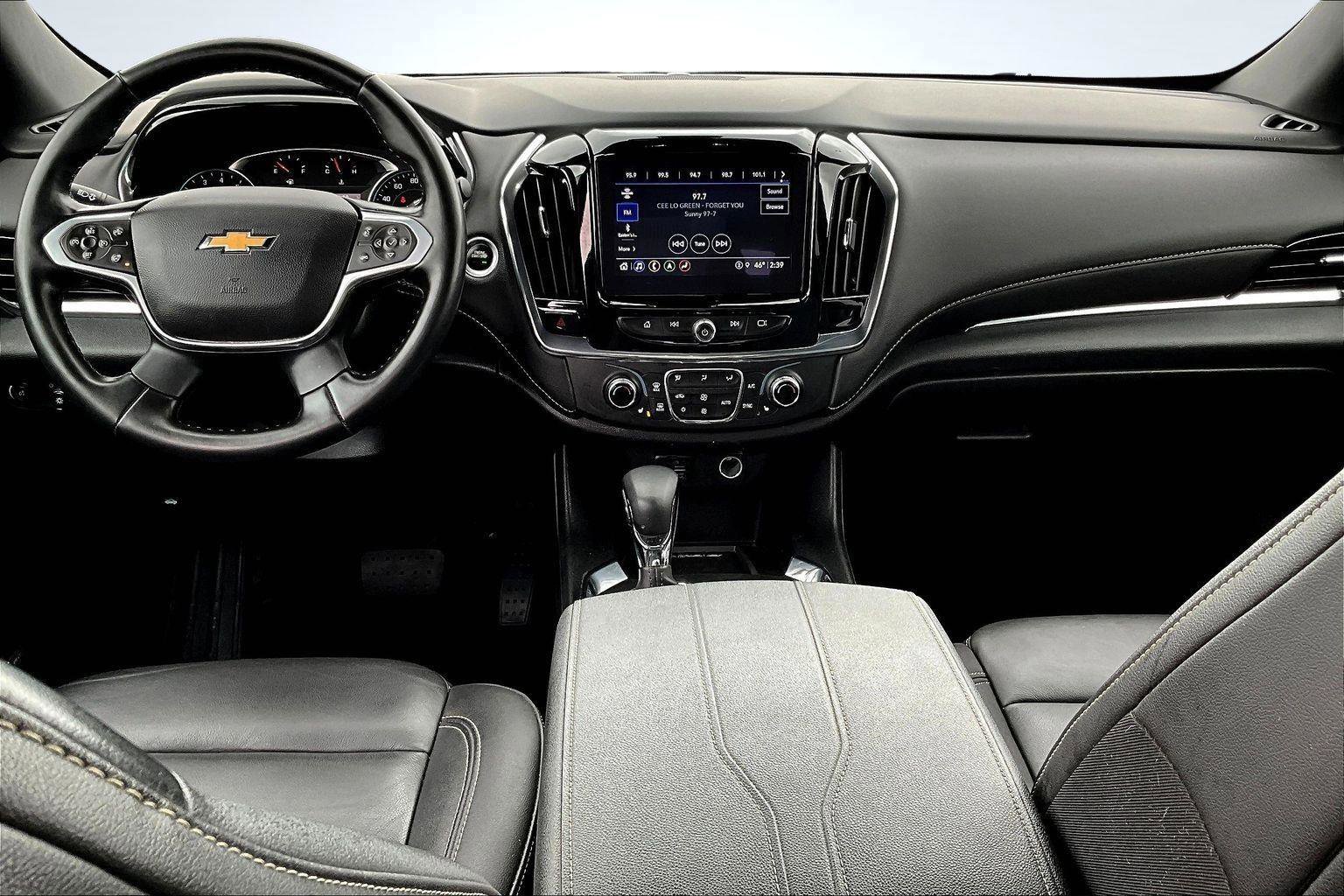 Used 2023 Chevrolet Traverse LT w/ LT Premium Package image 16