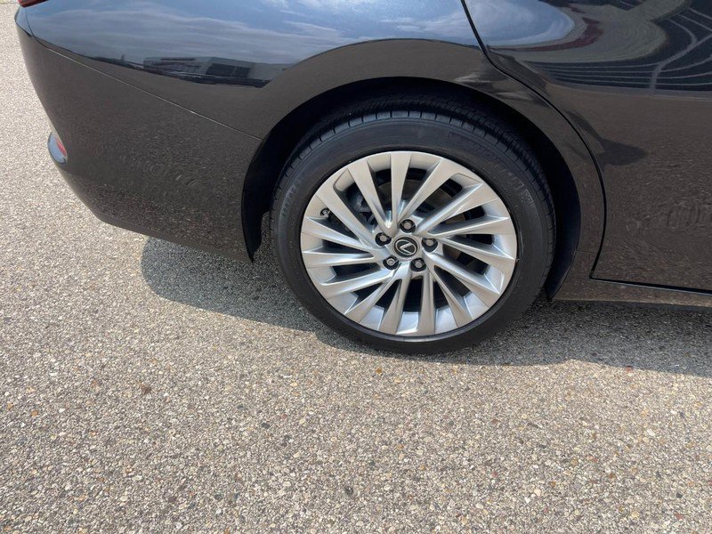 Used 2021 Lexus ES 350 ES 350 Luxury FWD w/ Accessory Package 2 image 8