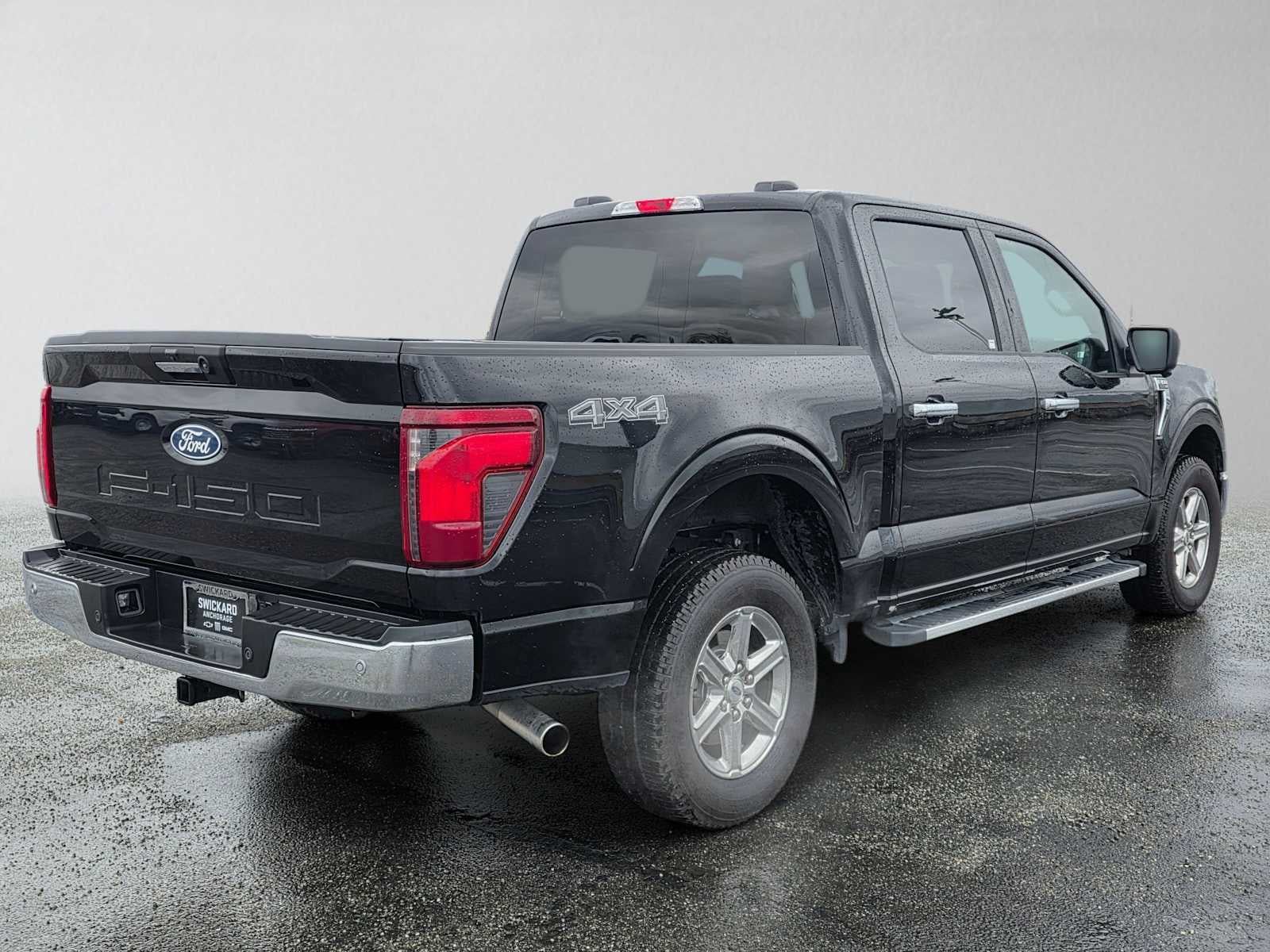 Used 2024 Ford F150 XLT w/ Tow/Haul Package AWD/4WD image 3