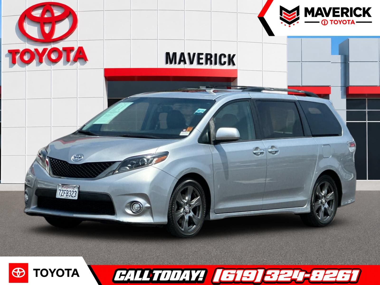 Used 2017 Toyota Sienna SE Premium FWD image 1