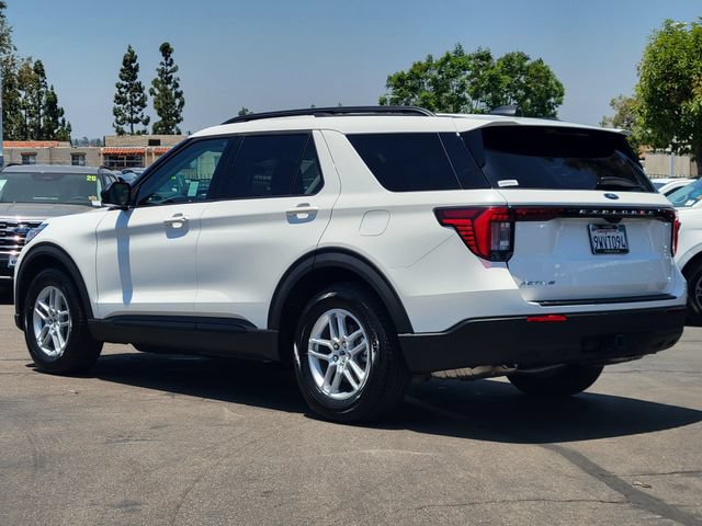 Used 2026 Ford Explorer Active RWD image 2