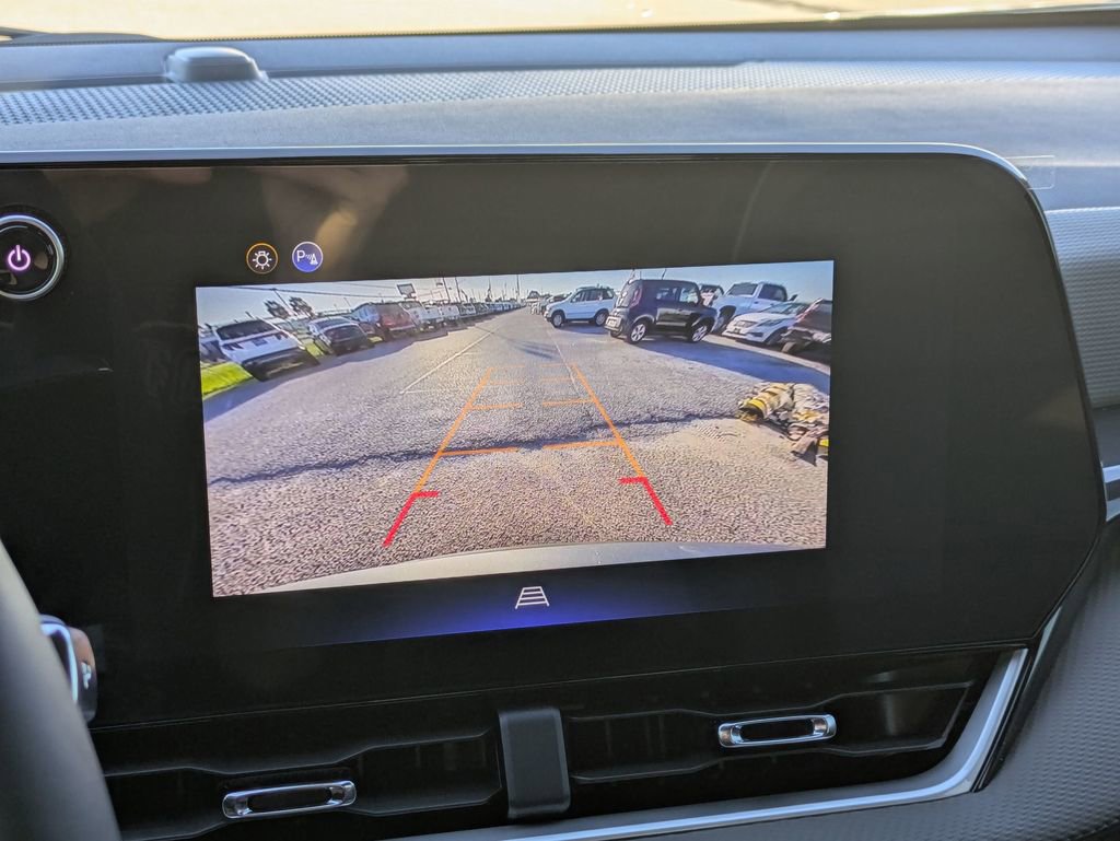 New 2026 Chevrolet Equinox LT w/ Convenience Package II image 24