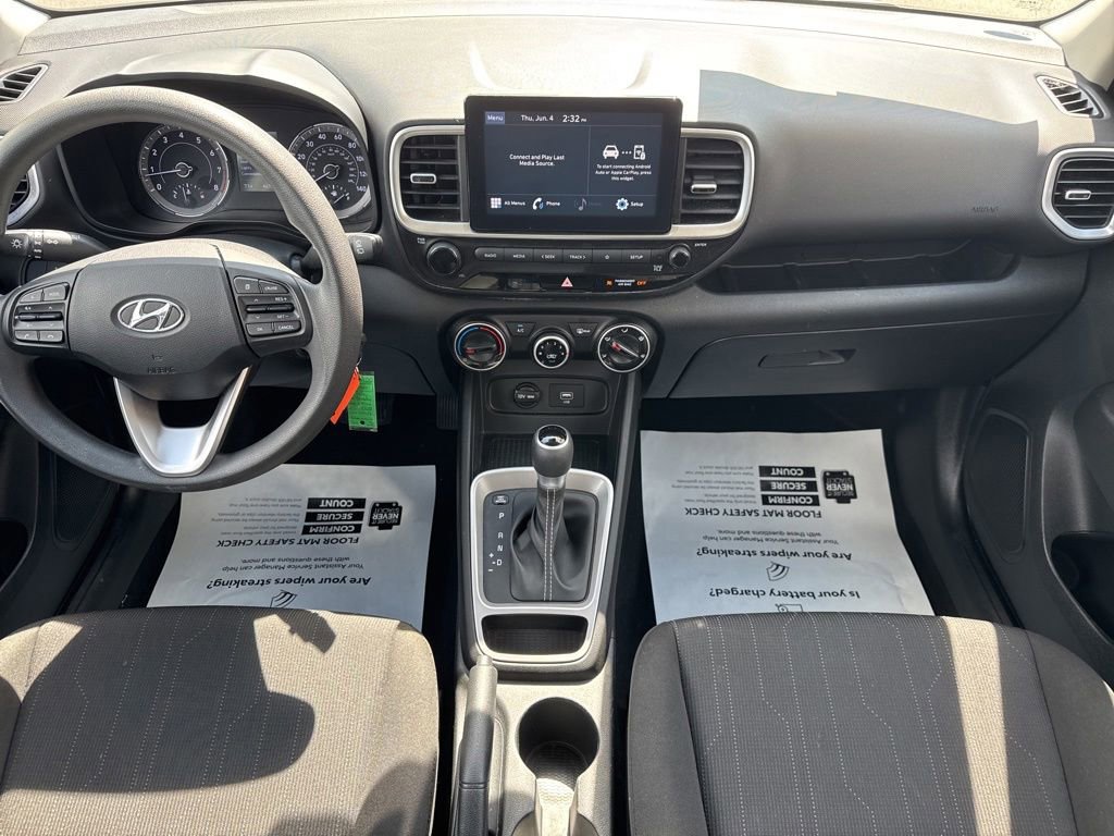 Used 2021 Hyundai Venue SE FWD image 19