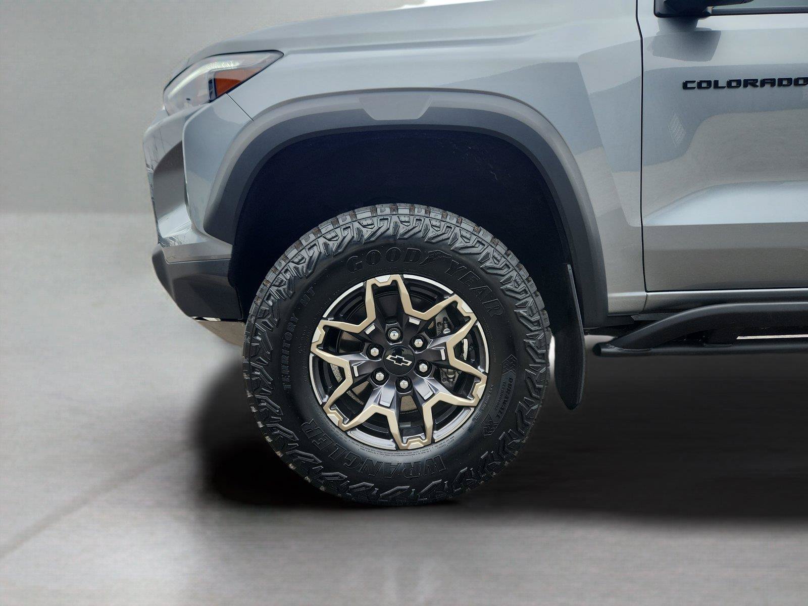 Used 2024 Chevrolet Colorado ZR2 w/ Technology Package AWD/4WD image 57