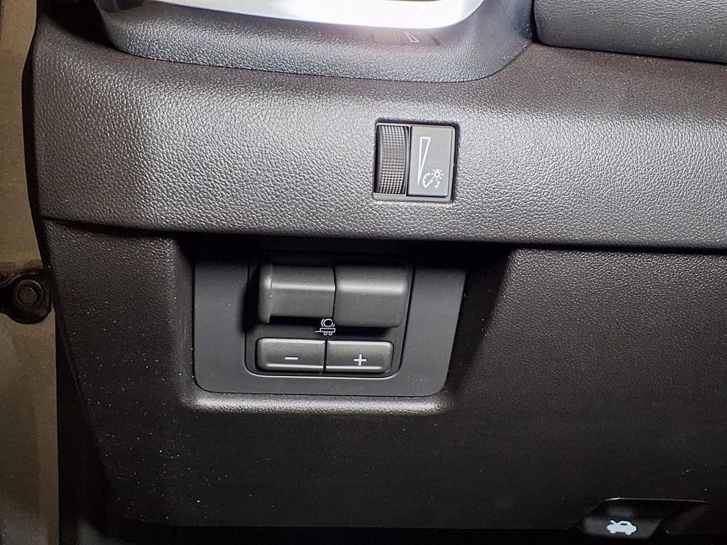 New 2026 GMC Canyon Elevation w/ Convenience Package RWD image 17