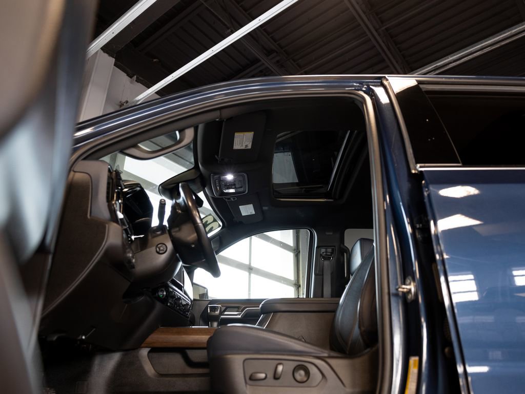 Used 2022 Chevrolet Silverado 1500 High Country w/ High Country Premium Package image 6