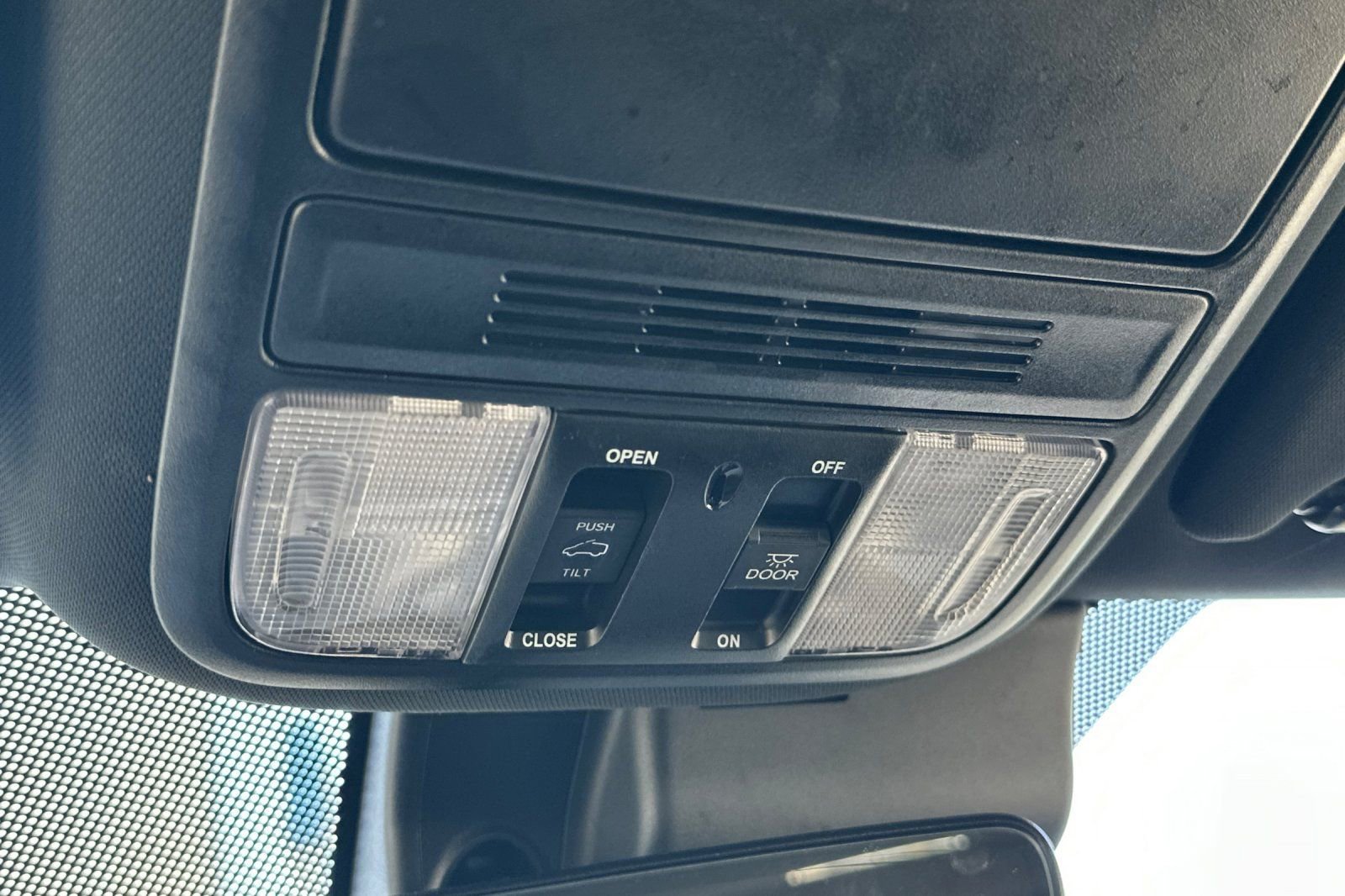 Used 2023 Honda Passport EX-L image 34