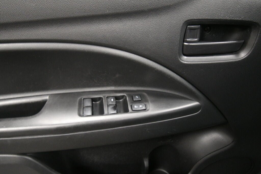 Used 2024 Mitsubishi Mirage G4 ES FWD image 11