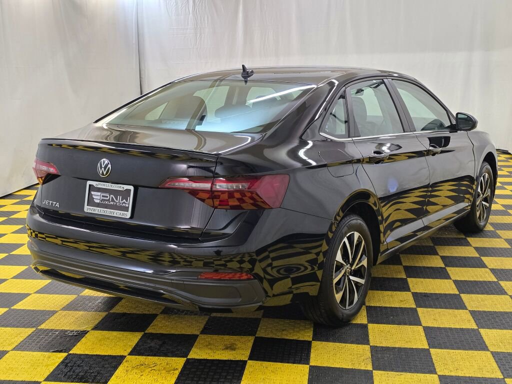 Used 2024 Volkswagen Jetta S image 3