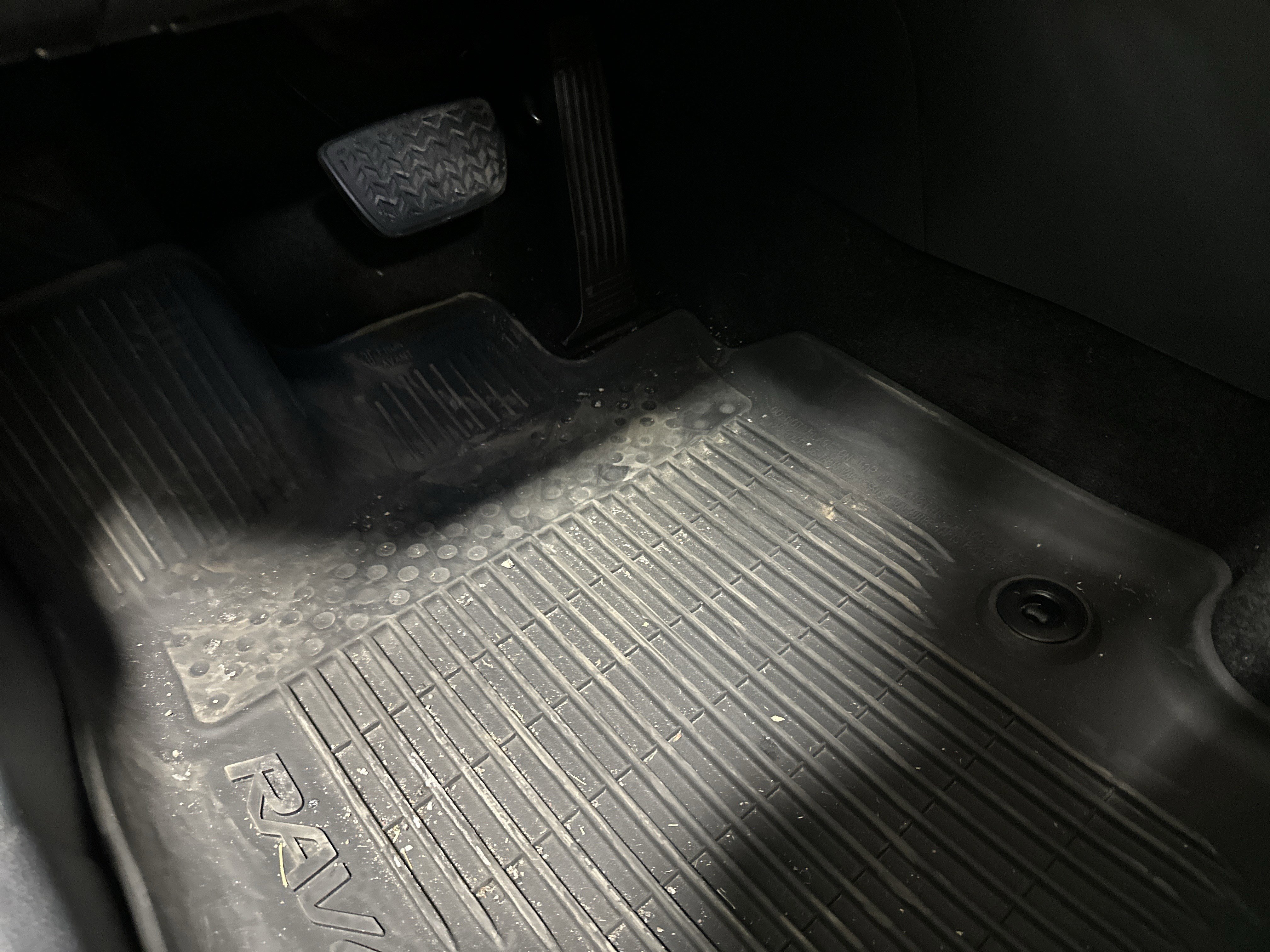 Used 2021 Toyota RAV4 Limited image 17