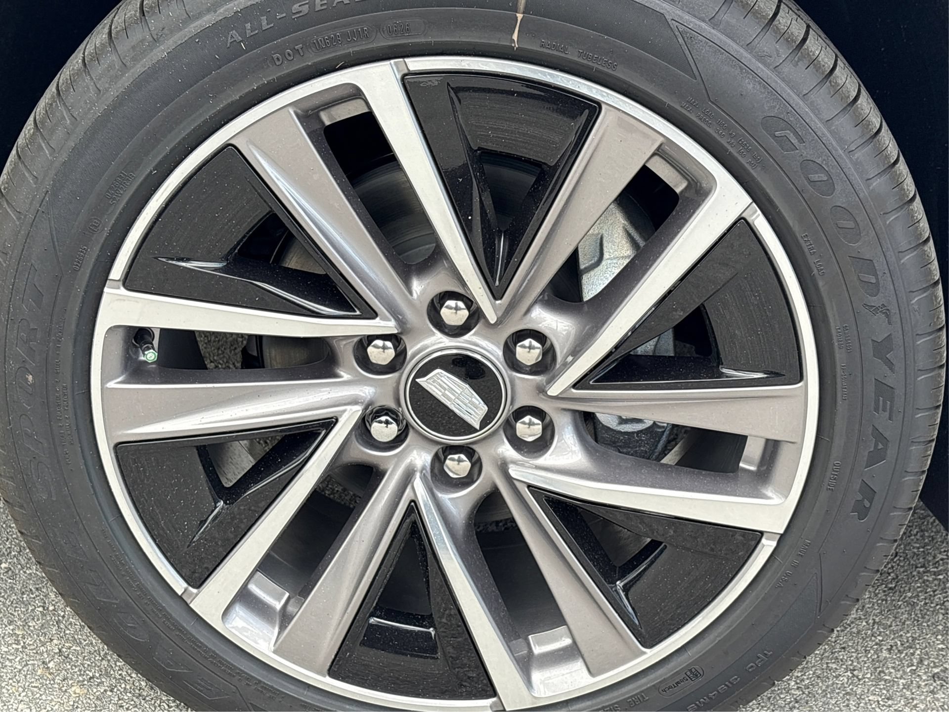 New 2027 Cadillac Vistiq Sport AWD/4WD image 13