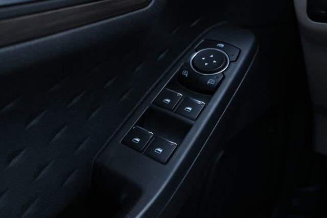 Used 2020 Ford Escape Titanium image 8