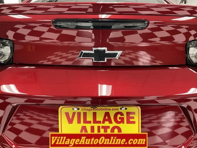 Used 2021 Chevrolet Camaro LT w/ Wild Cherry Design Package 1 RWD image 27