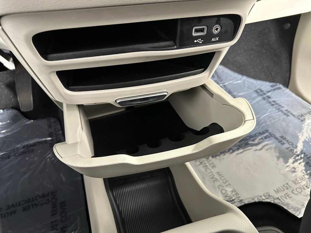 Used 2019 Chrysler Pacifica LX FWD image 16