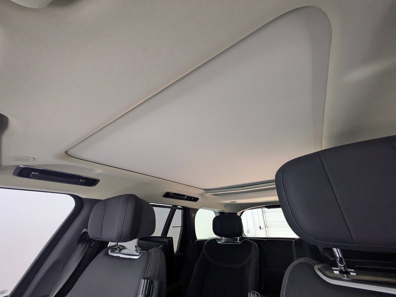 Used 2023 Land Rover Range Rover First Edition AWD/4WD image 18