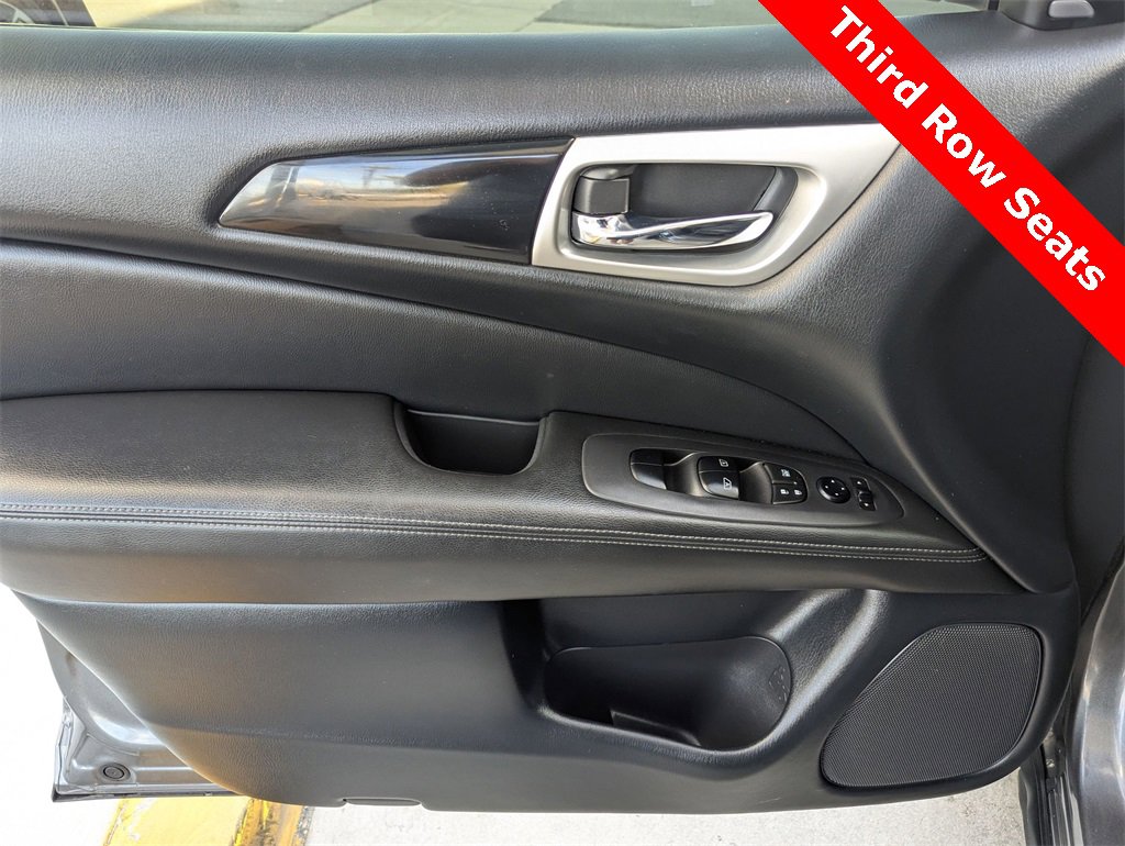 Used 2020 Nissan Pathfinder SV image 27