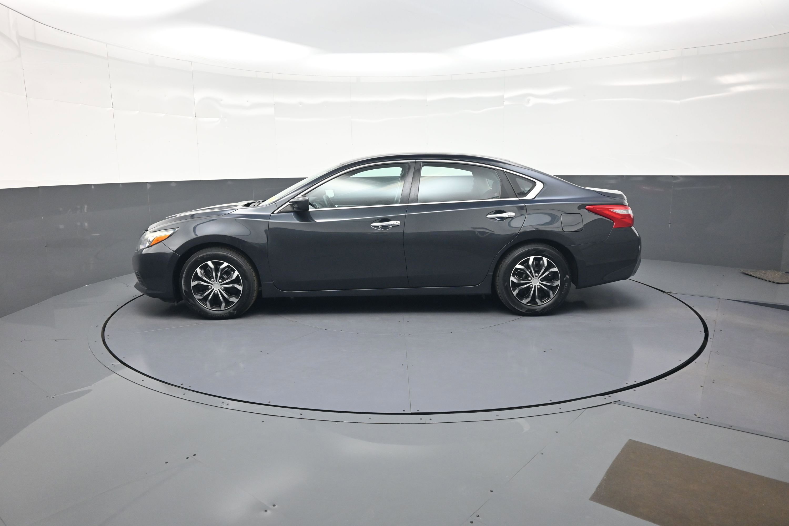 Used 2017 Nissan Altima 2.5 S w/ Power Driver Seat Package FWD image 6