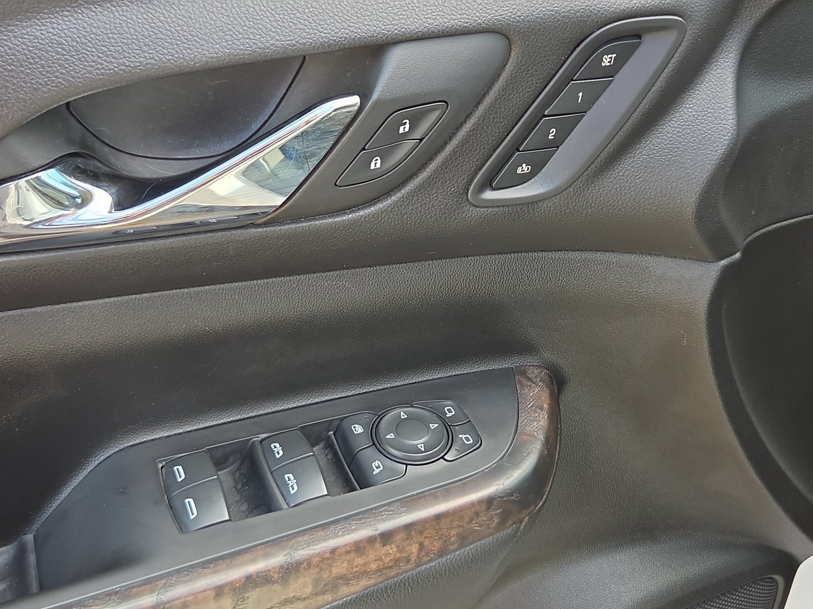 Used 2023 GMC Acadia Denali FWD image 23