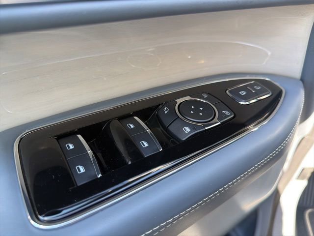 Used 2024 Lincoln Navigator Black Label AWD/4WD image 12
