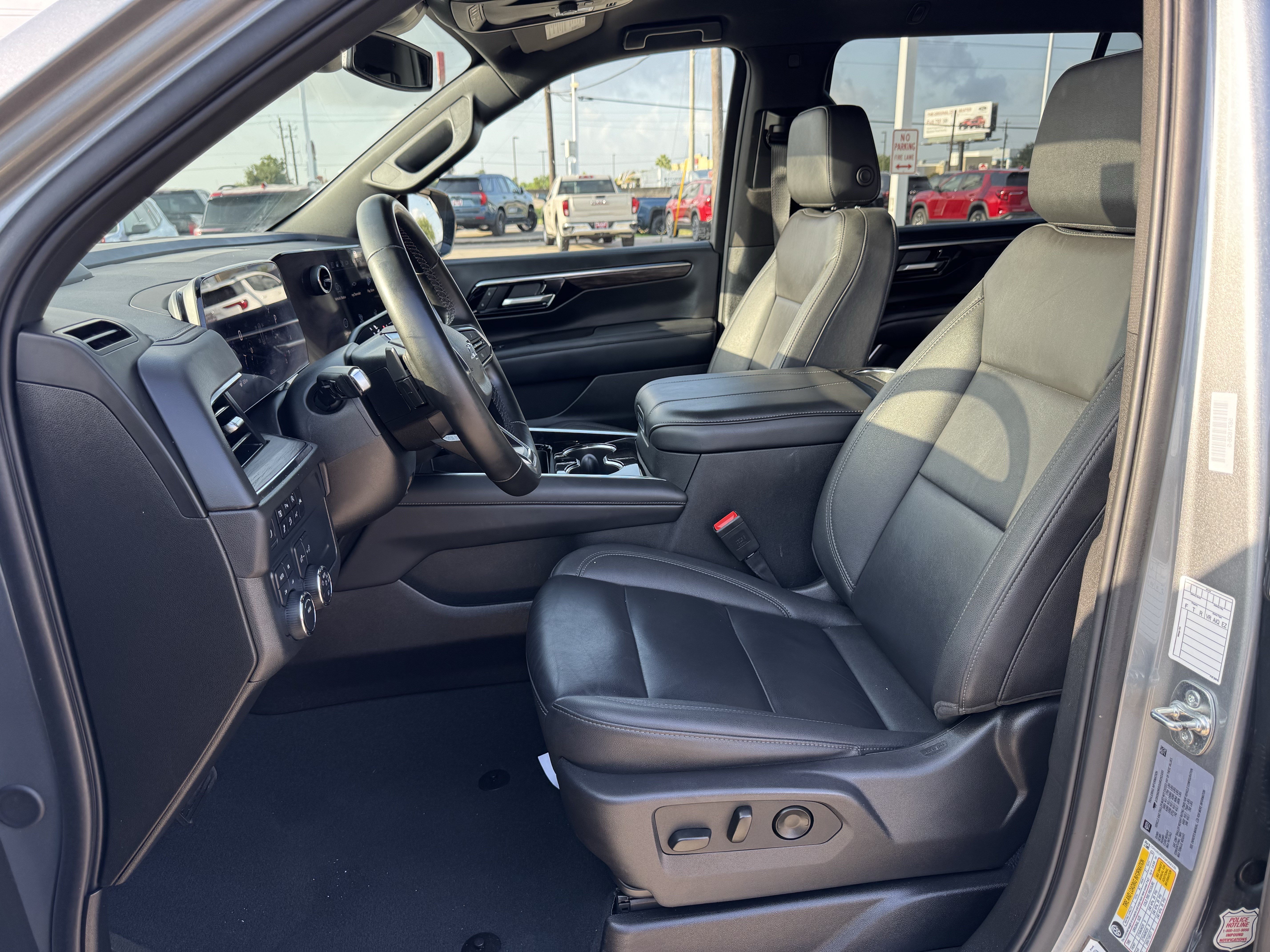 Used 2025 Chevrolet Suburban Z71 AWD/4WD image 23