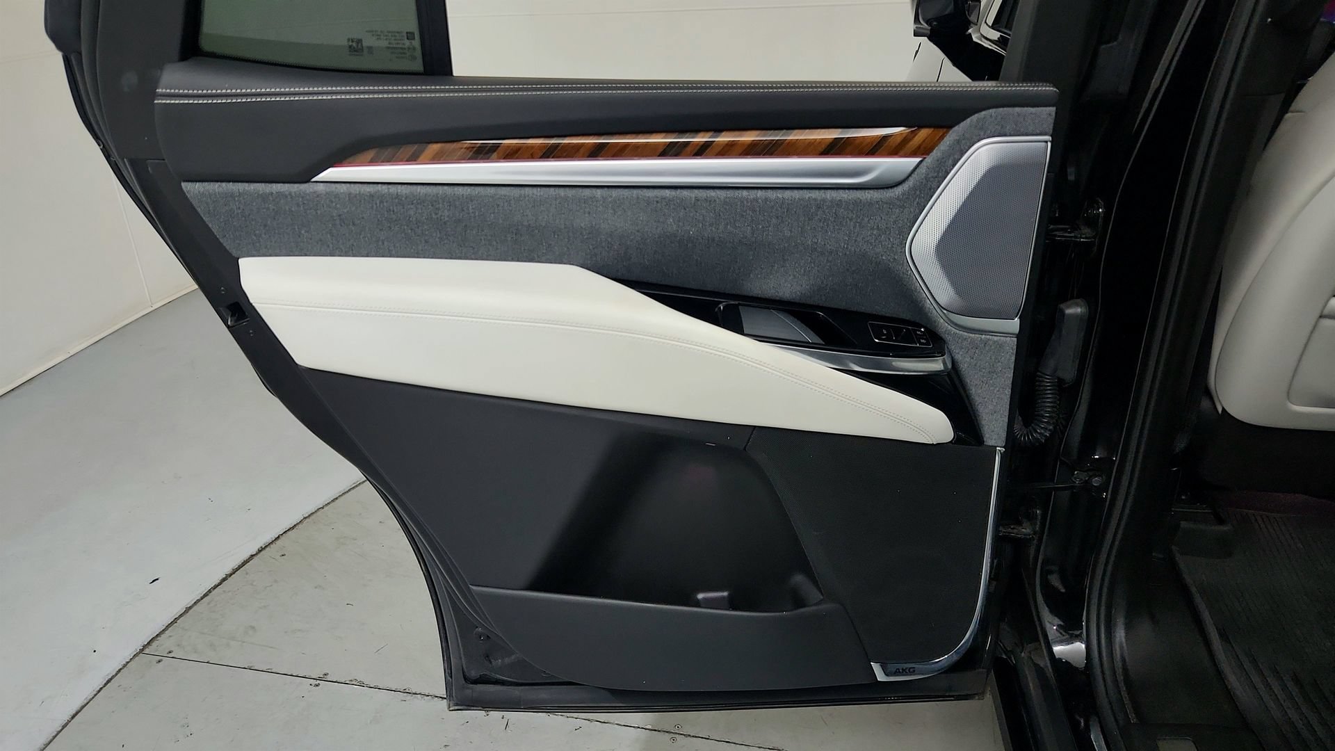 Used 2025 Cadillac Escalade Sport Platinum w/ LPO, Floor Liner Package AWD/4WD image 23