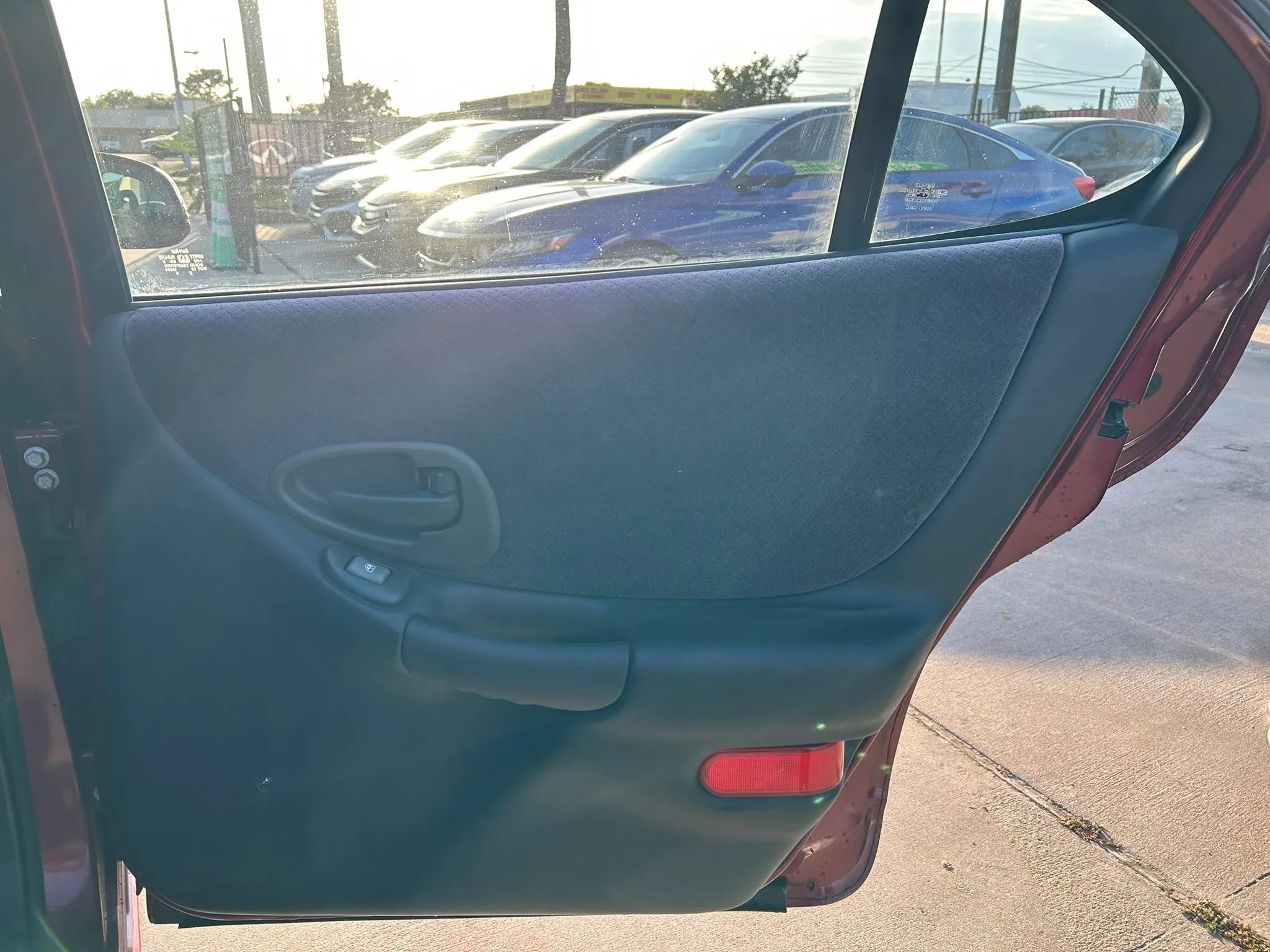 Used 2003 Pontiac Grand Prix SE w/ Equipment Group FWD image 15