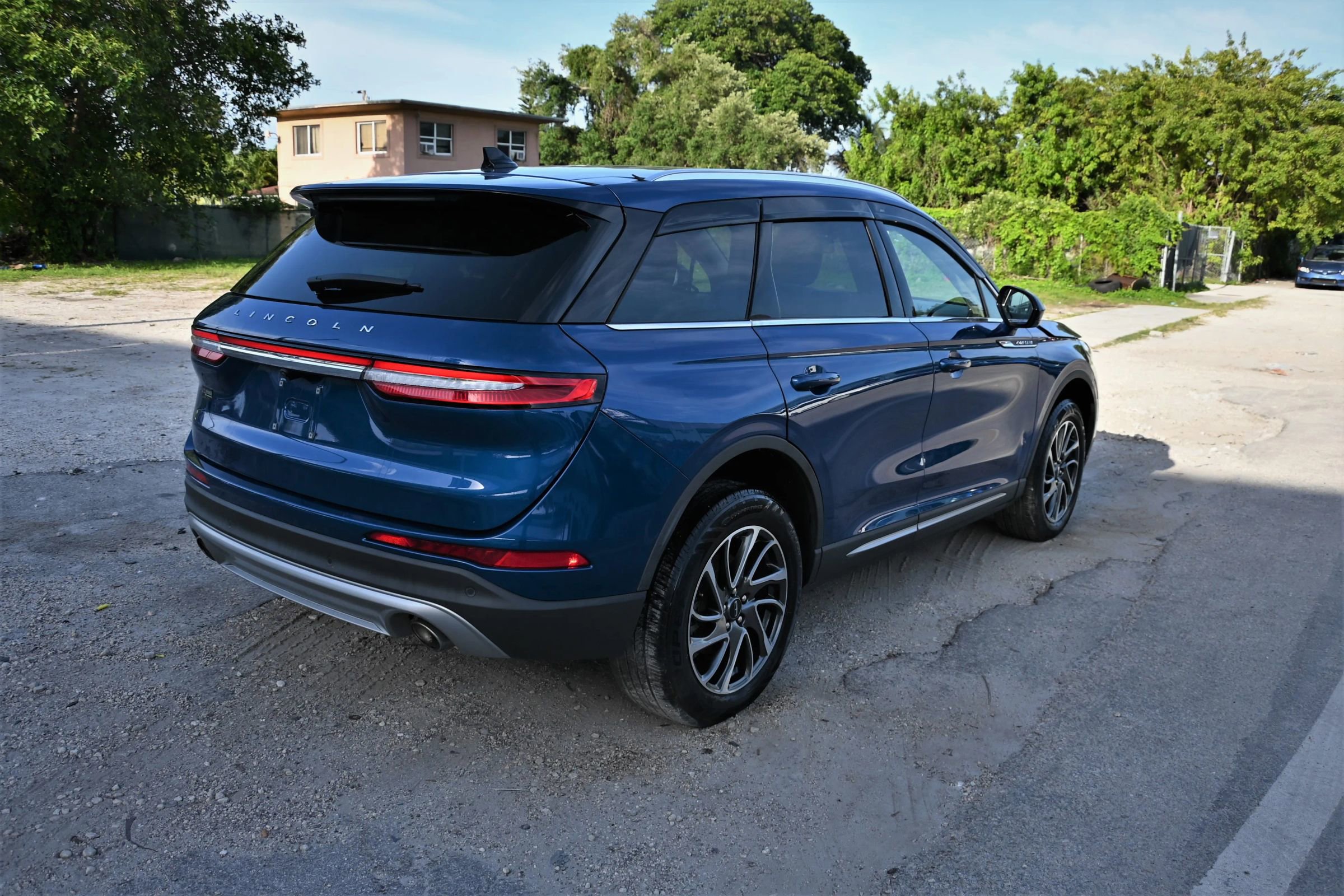 Used 2021 Lincoln Corsair AWD w/ Equipment Group 101A image 5