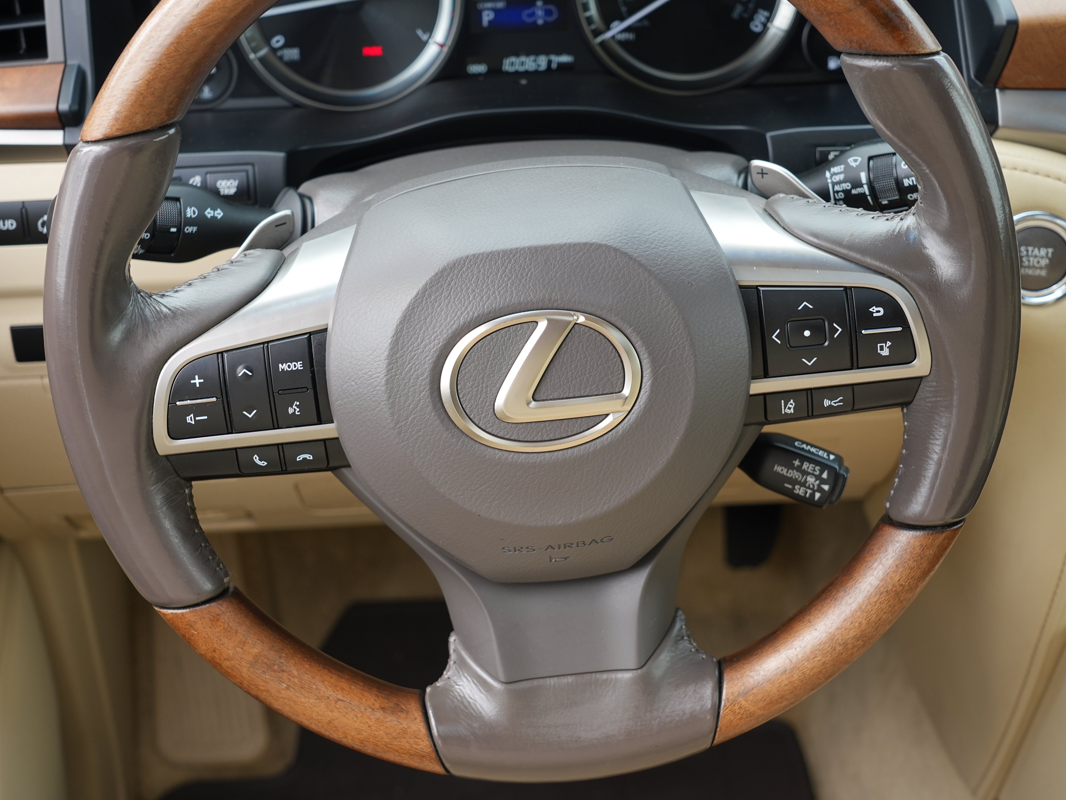 Used 2016 Lexus LX 570 4WD w/ Luxury Package image 25