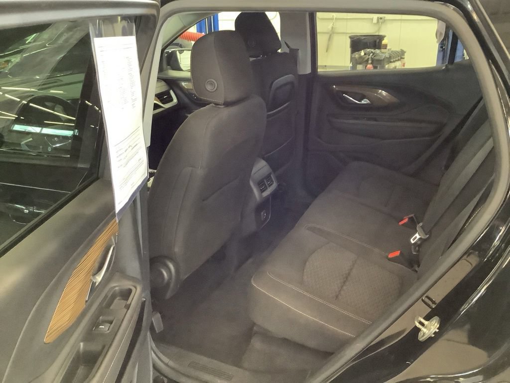 Used 2019 GMC Terrain SLE w/ LPO, Floor Liner Package FWD image 16