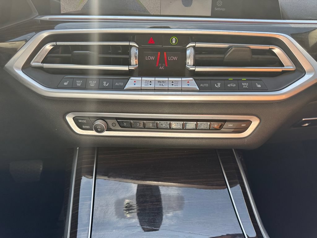 Used 2021 BMW X7 xDrive40i w/ Parking Assistance Package AWD/4WD image 26