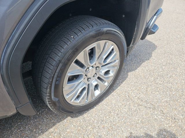 Used 2022 GMC Sierra 1500 Denali w/ Denali Premium Package AWD/4WD image 12