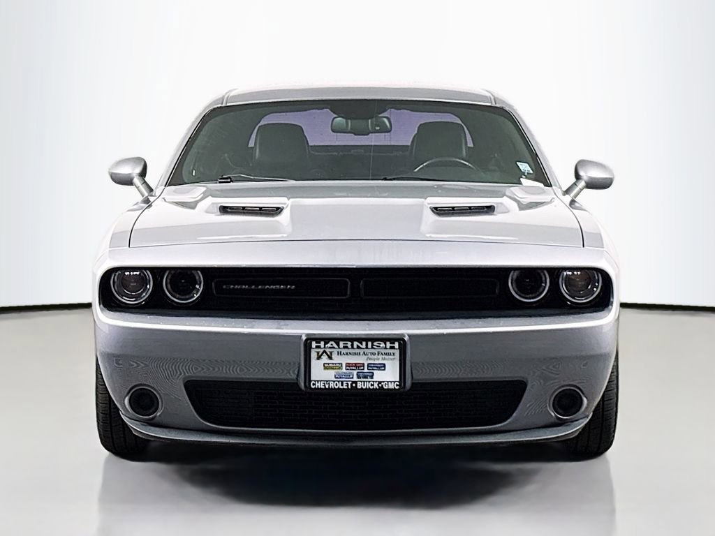 Used 2016 Dodge Challenger SXT video 2