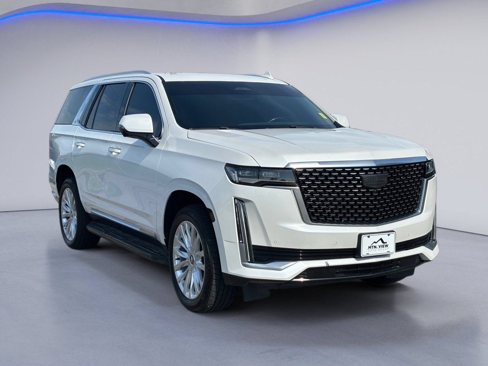 Used 2022 Cadillac Escalade Luxury AWD/4WD image 11
