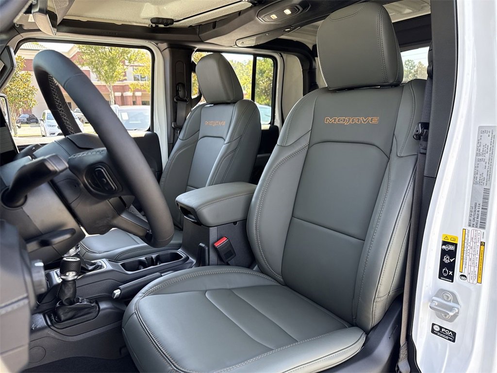 New 2025 Jeep Gladiator Mojave image 10