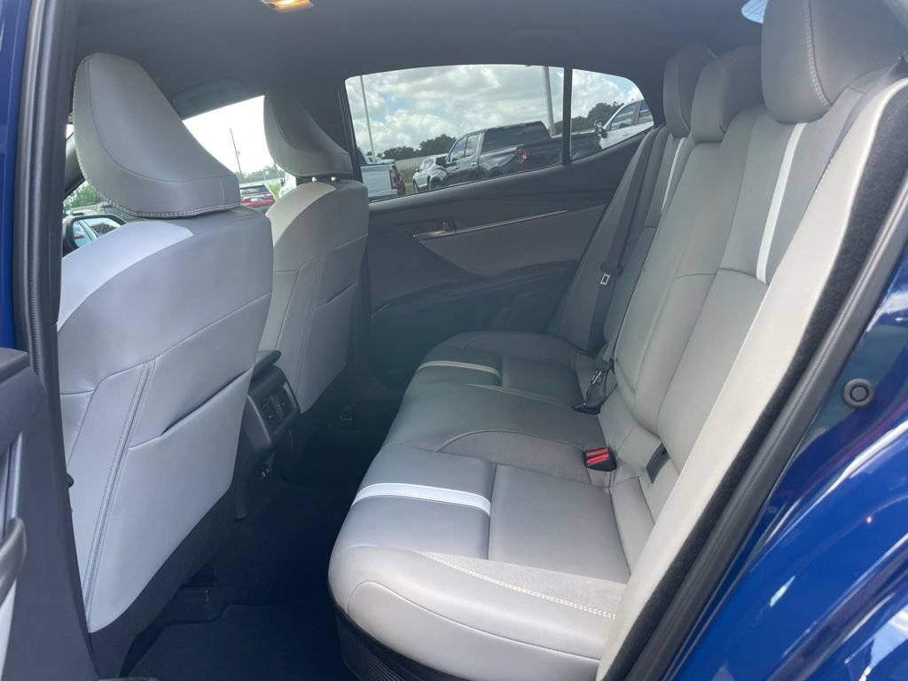 Used 2025 Toyota Camry SE w/ Convenience Package FWD image 17