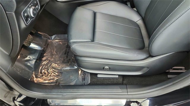 Used 2024 Mercedes-Benz EQB 250+ w/ Driver Assistance Package image 33