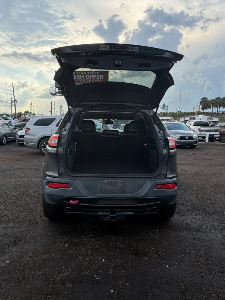 Used 2014 Jeep Cherokee Trailhawk w/ Leather Interior Group AWD/4WD image 12