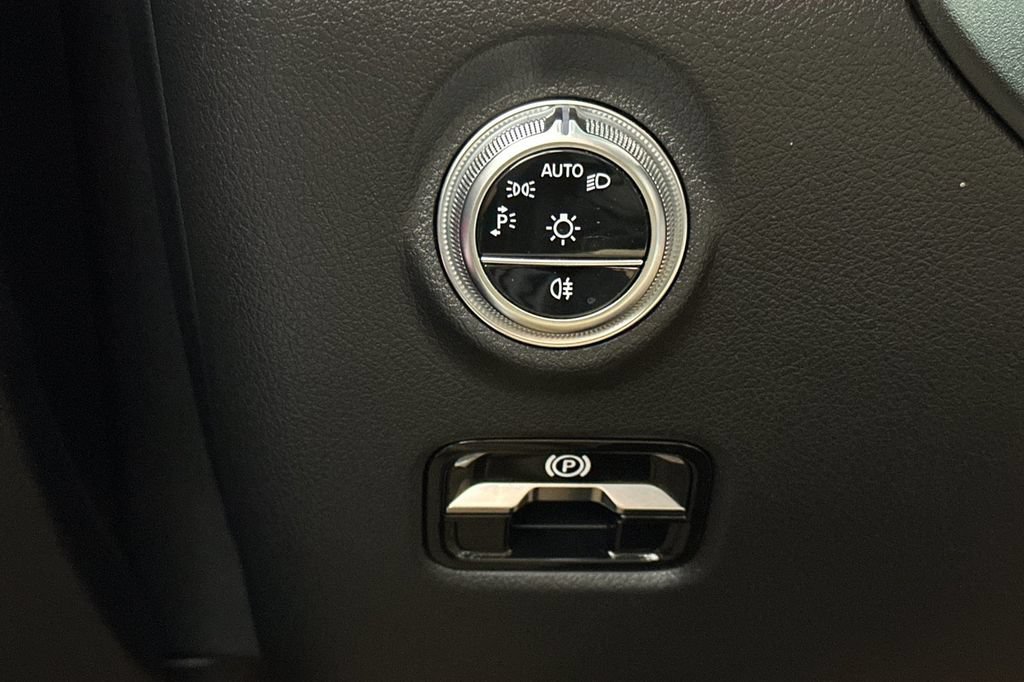 Certified 2023 Mercedes-Benz C 300 Sedan image 35
