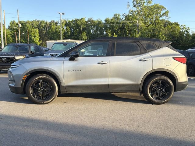 Used 2023 Chevrolet Blazer LT w/ Sound & Technology Package FWD image 11