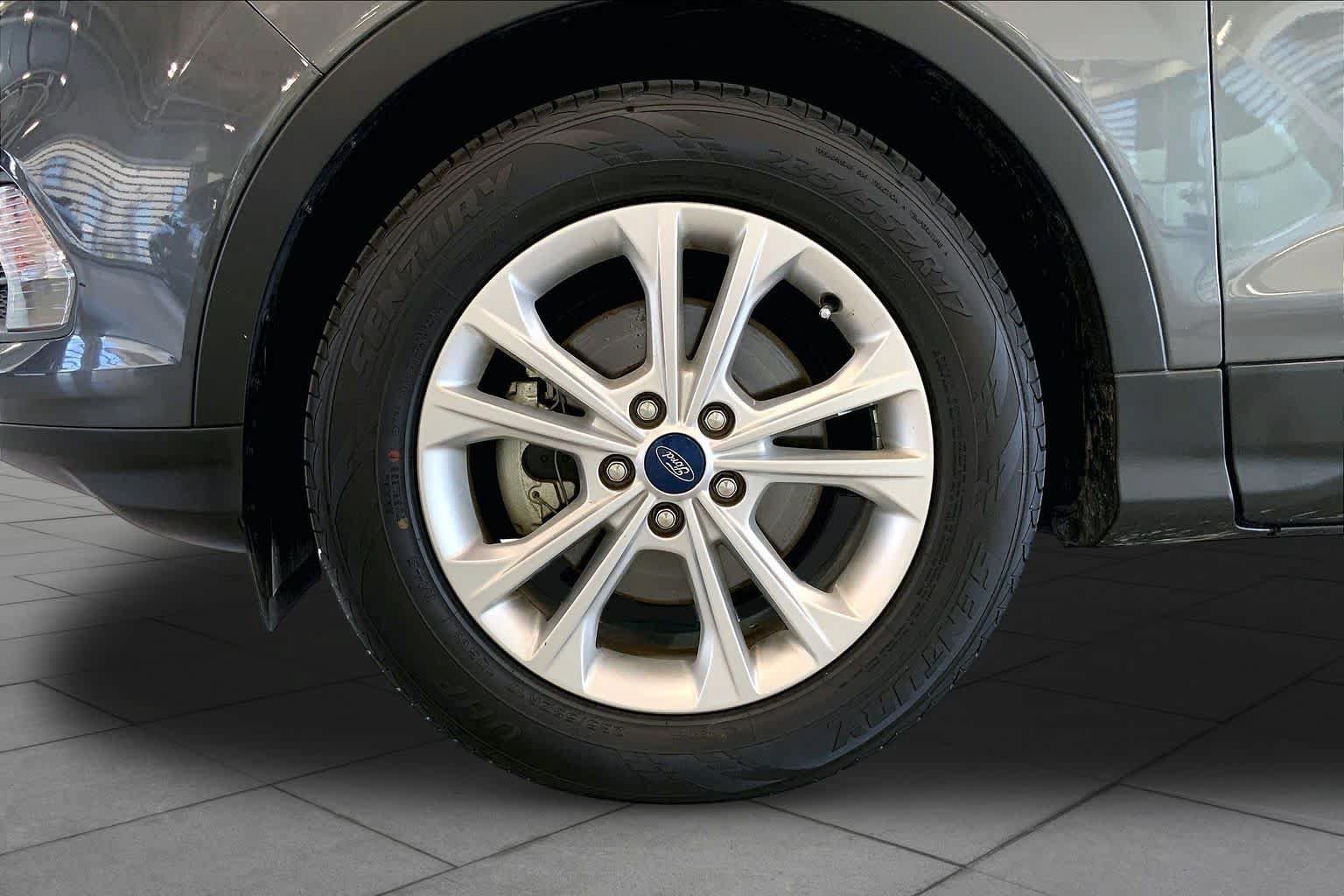 Used 2019 Ford Escape SE FWD image 11