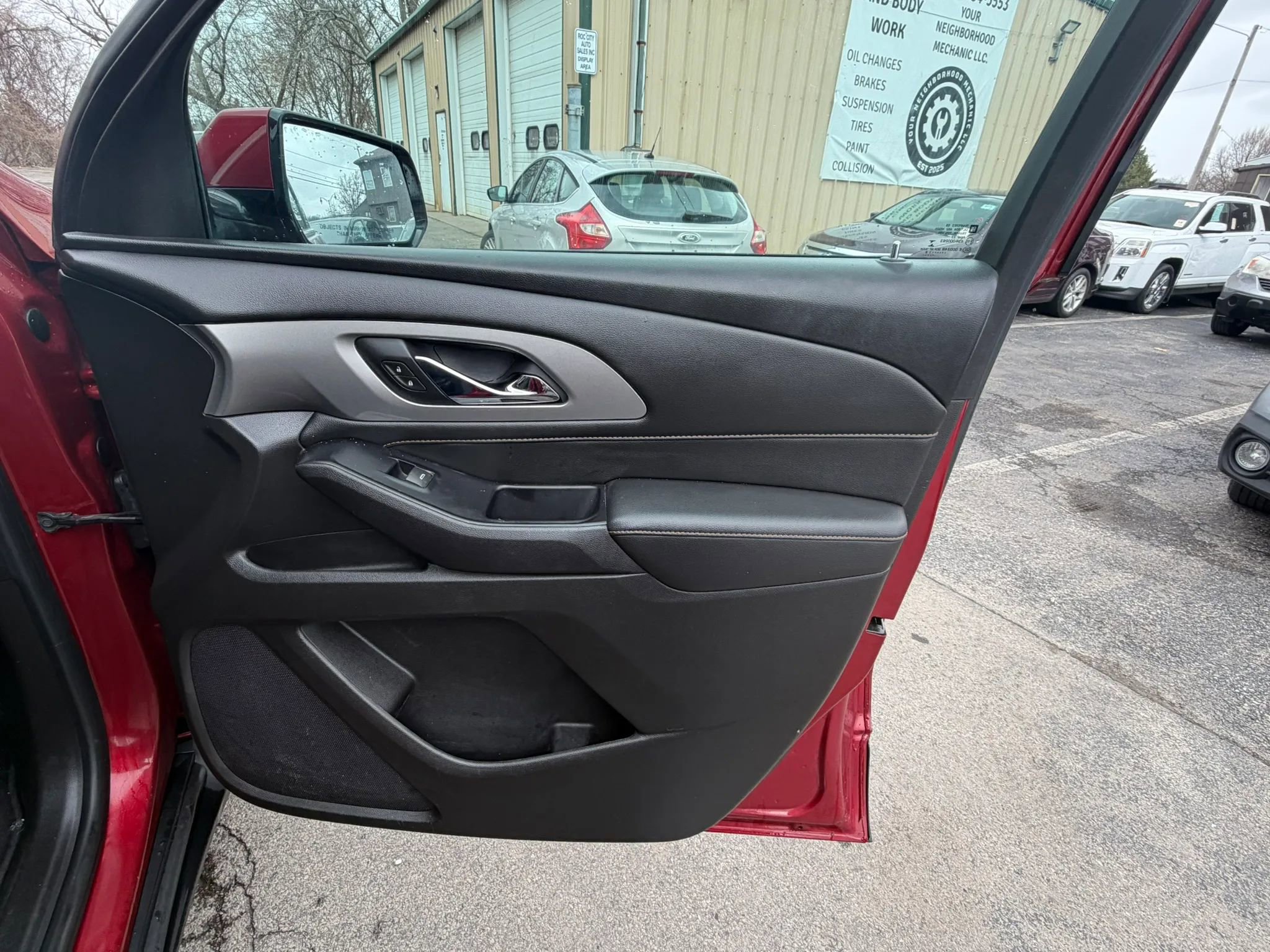 Used 2018 Chevrolet Traverse LT image 44