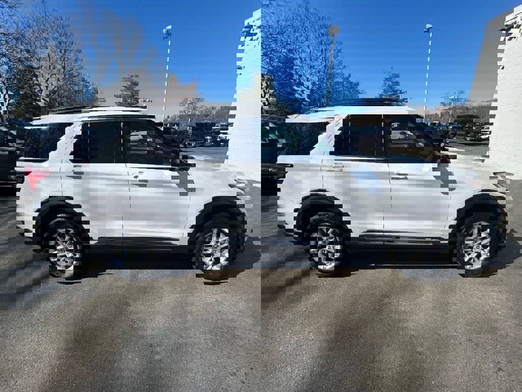 Used 2025 Ford Explorer Active image 10